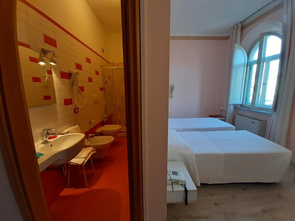 Elba Hotel Розиняно Солвей Екстериор снимка