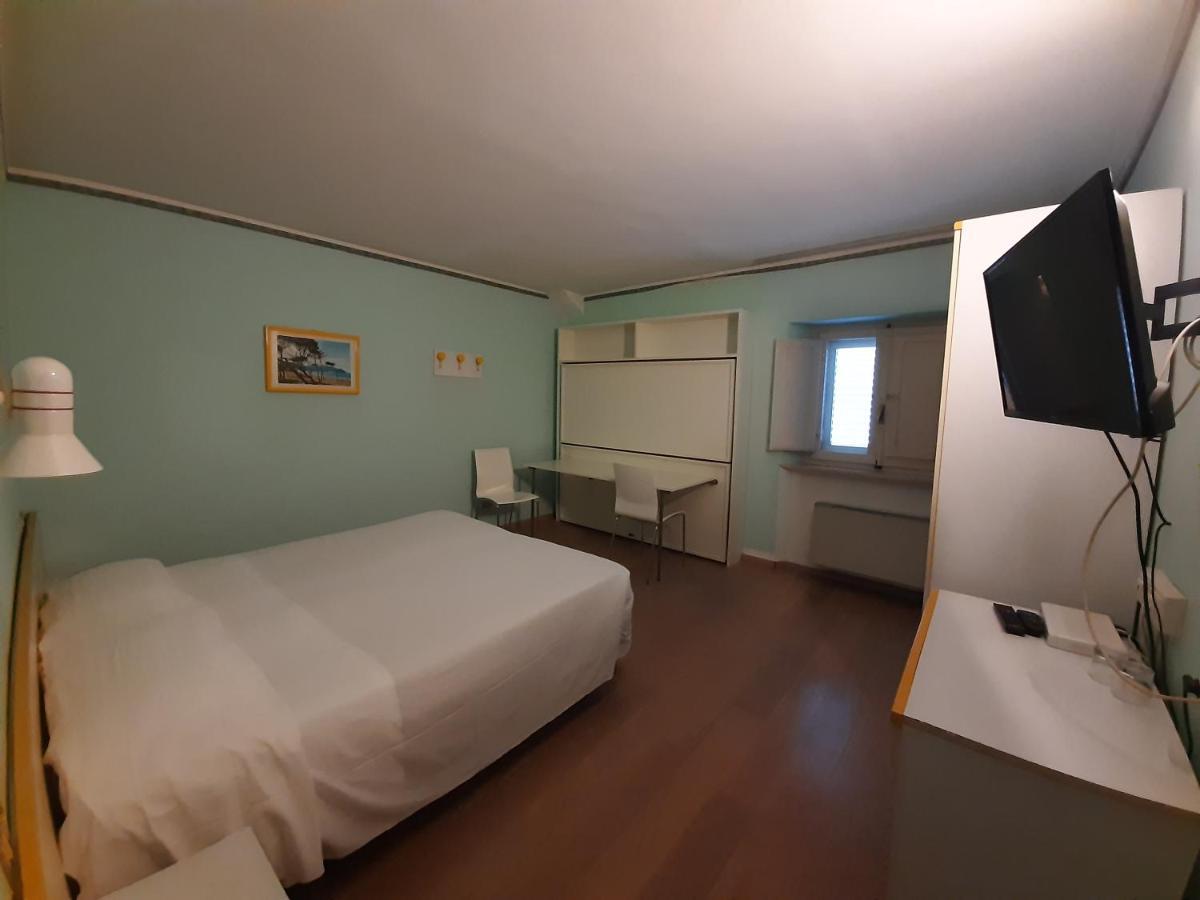 Elba Hotel Розиняно Солвей Екстериор снимка