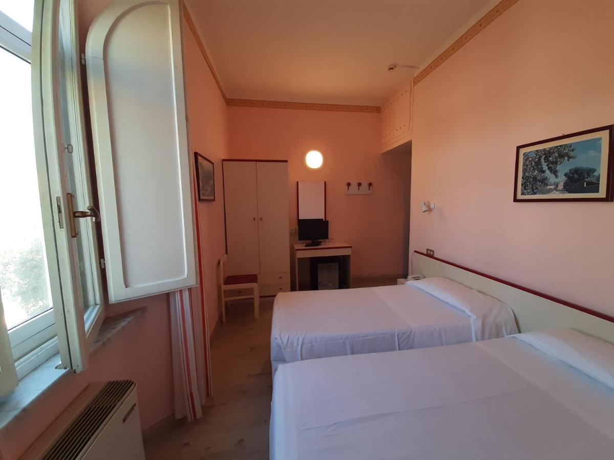 Elba Hotel Розиняно Солвей Екстериор снимка