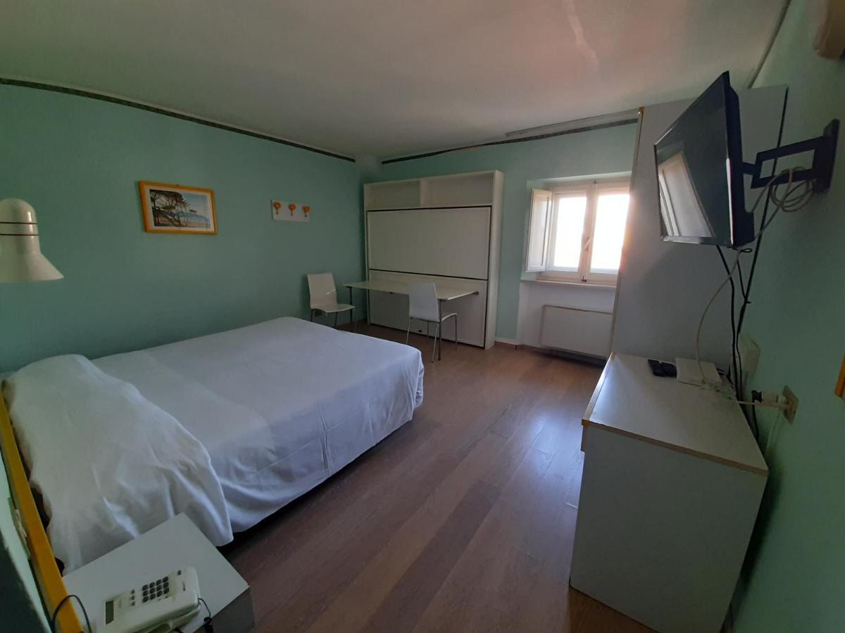 Elba Hotel Розиняно Солвей Екстериор снимка