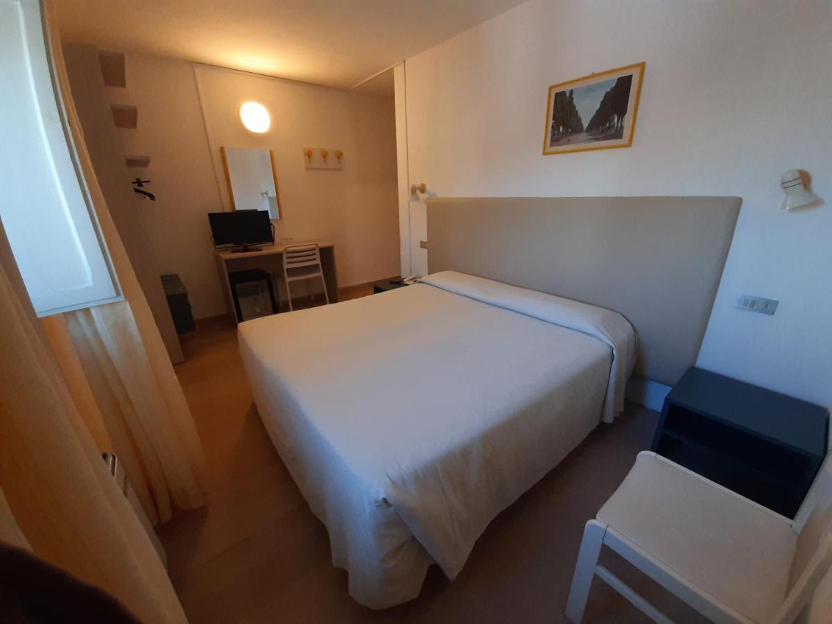 Elba Hotel Розиняно Солвей Екстериор снимка