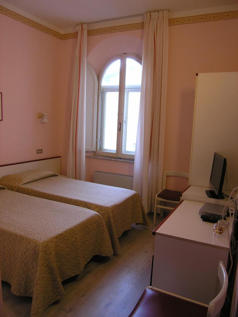 Elba Hotel Розиняно Солвей Екстериор снимка
