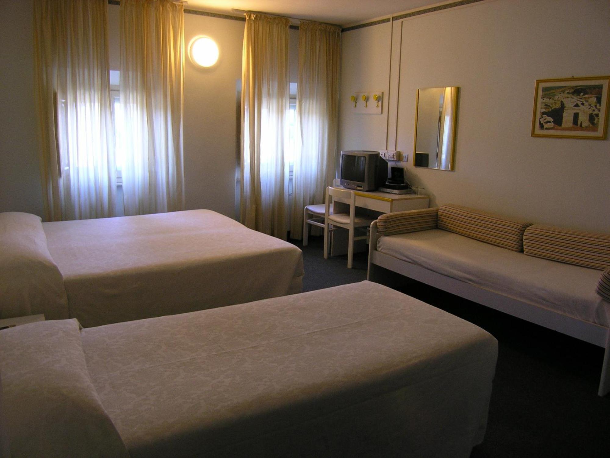 Elba Hotel Розиняно Солвей Екстериор снимка