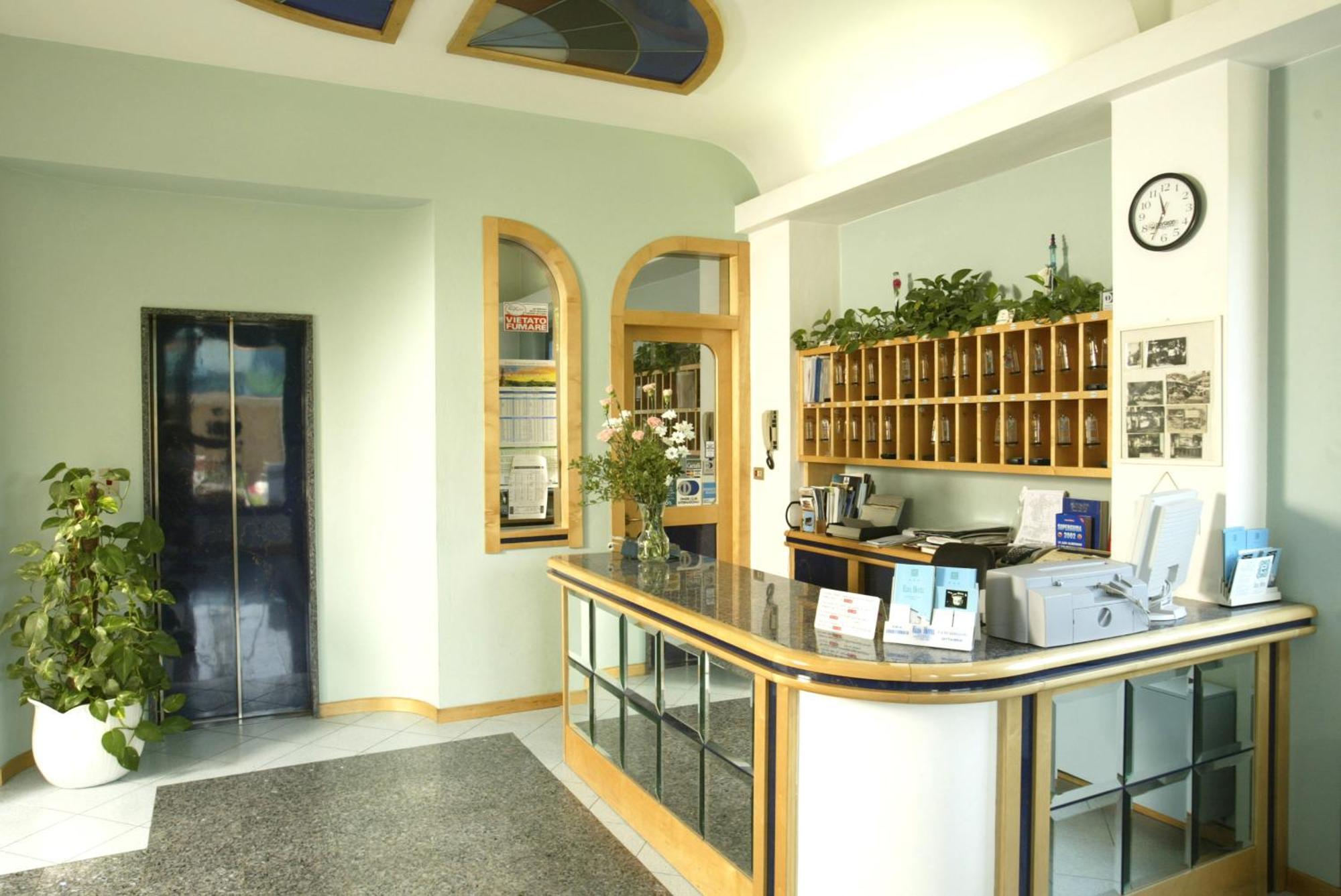Elba Hotel Розиняно Солвей Екстериор снимка