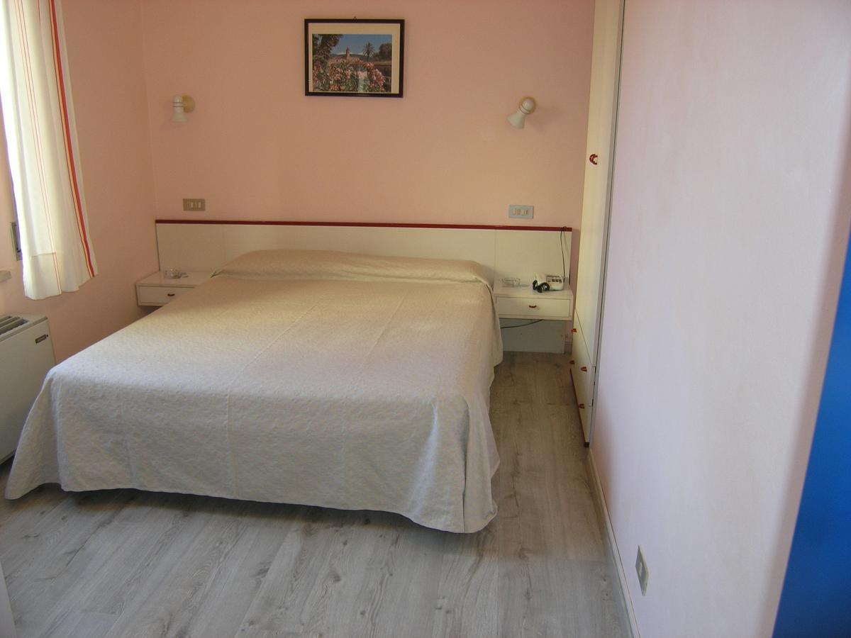Elba Hotel Розиняно Солвей Екстериор снимка