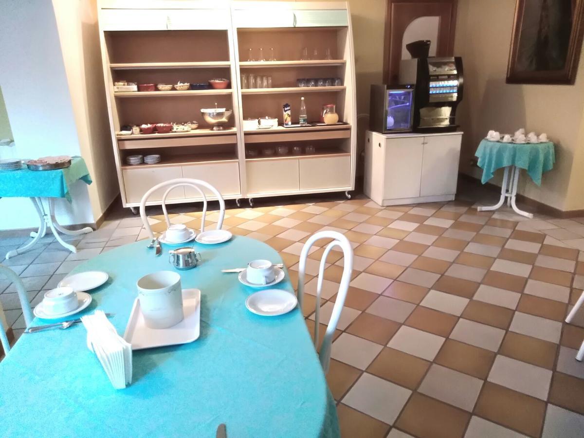 Elba Hotel Розиняно Солвей Екстериор снимка